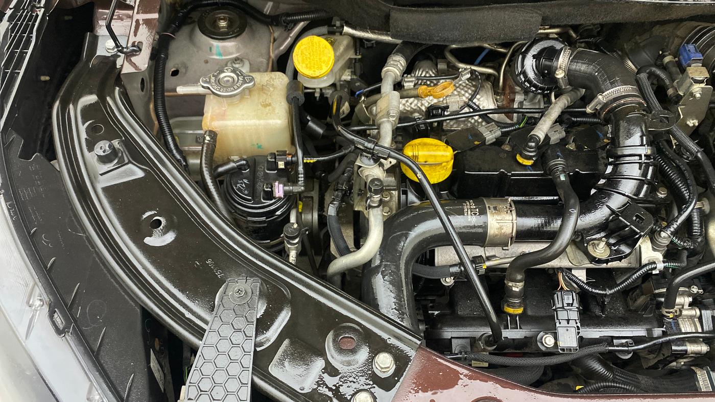2022 Nissan MAGNITE XV PREMIUM TURBO CVT, Petrol, Automatic, 40,111 km, Engine View - Right