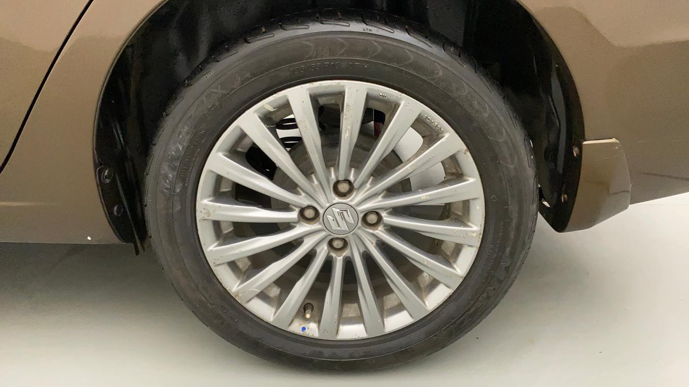 2016 Maruti Ciaz ZXI+ AT, Petrol, Automatic, 1,04,737 km, Left Rear Wheel