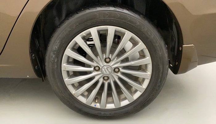 2016 Maruti Ciaz ZXI+ AT, Petrol, Automatic, 1,04,737 km, Left Rear Wheel