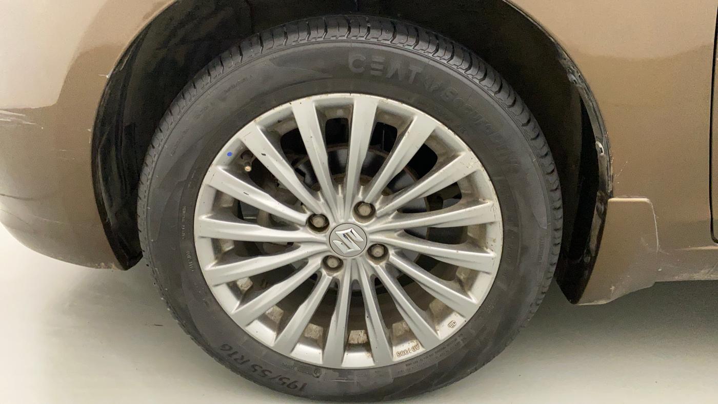 2016 Maruti Ciaz ZXI+ AT, Petrol, Automatic, 1,04,737 km, Left Front Wheel