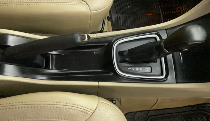 2016 Maruti Ciaz ZXI+ AT, Petrol, Automatic, 1,04,737 km, Gear Lever