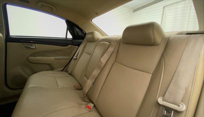 2016 Maruti Ciaz ZXI+ AT, Petrol, Automatic, 1,04,737 km, Right Side Rear Door Cabin