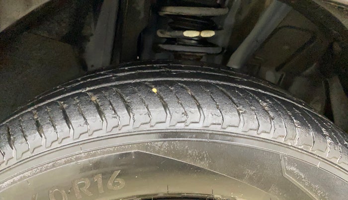 2021 Renault Kiger RXZ TURBO CVT, Petrol, Automatic, 24,785 km, Right Front Tyre Tread