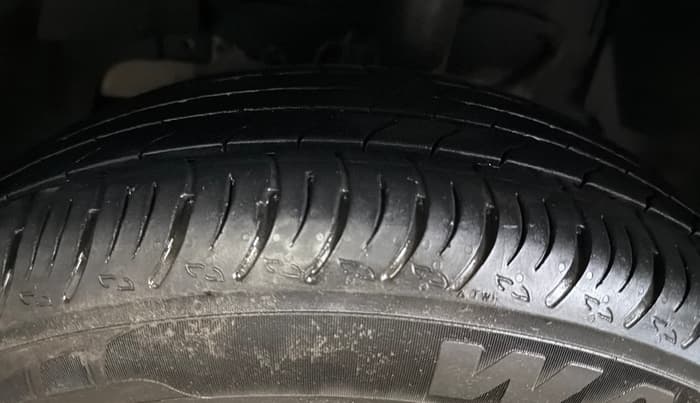 2018 Tata NEXON XM PETROL, Petrol, Manual, 53,678 km, Left Front Tyre Tread