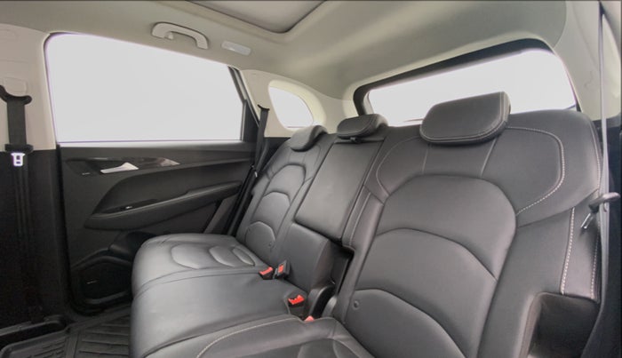 2019 MG HECTOR SHARP 2.0 DIESEL, Diesel, Manual, 21,129 km, Right Side Rear Door Cabin