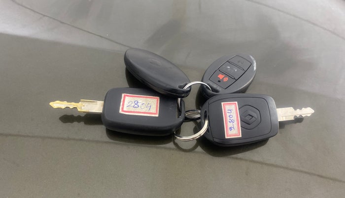 2017 Renault Kwid RXL, Petrol, Manual, 34,420 km, Key Close Up