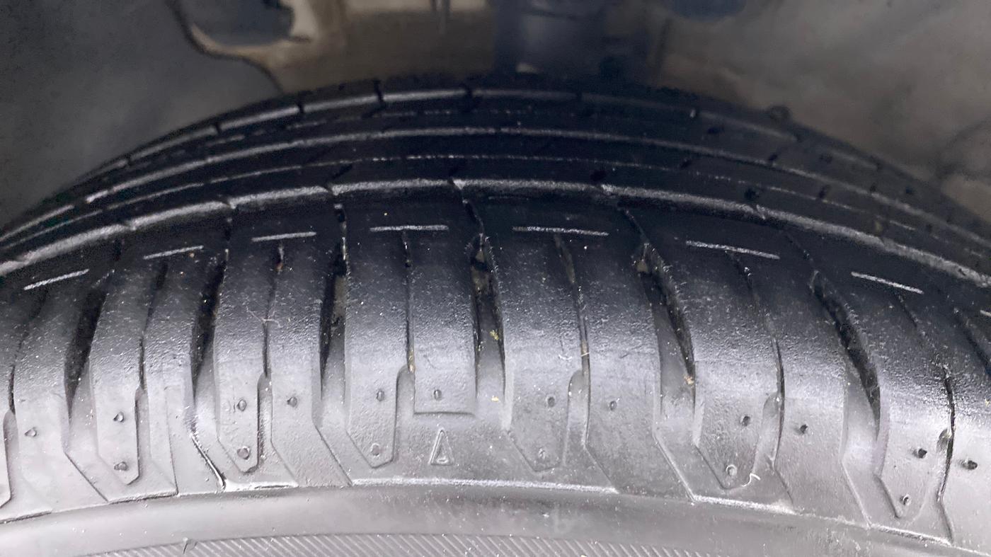 2021 Hyundai Verna SX 1.5 VTVT, Petrol, Manual, 18,273 km, Left Front Tyre Tread