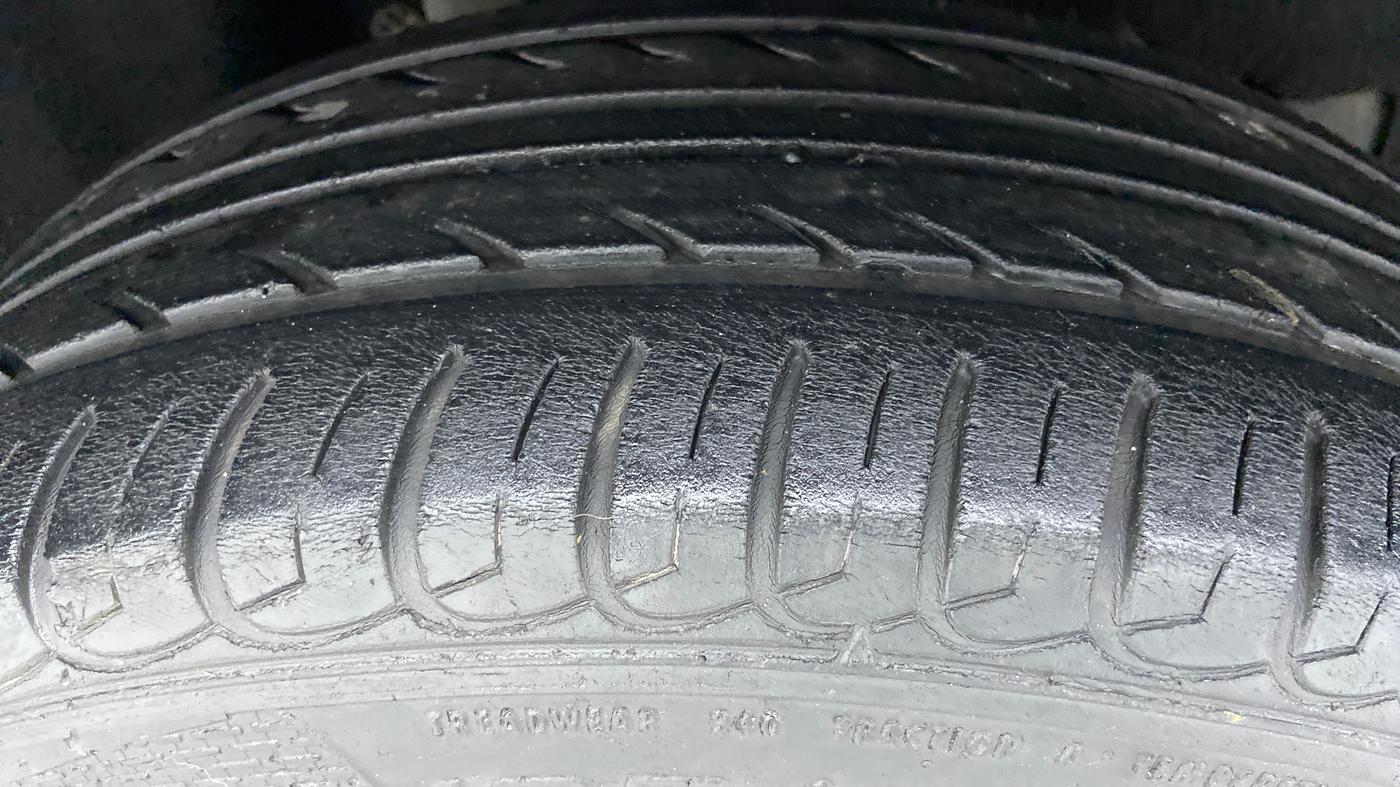2014 Ford Ecosport 1.5AMBIENTE TI VCT, Petrol, Manual, 52,425 km, Right Rear Tyre Tread