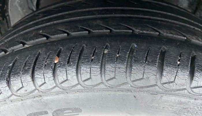 2014 Ford Ecosport 1.5AMBIENTE TI VCT, Petrol, Manual, 52,425 km, Left Front Tyre Tread