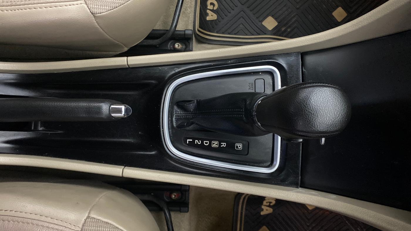 2015 Maruti Ciaz ZXI AT, Petrol, Automatic, 1,26,751 km, Gear Lever