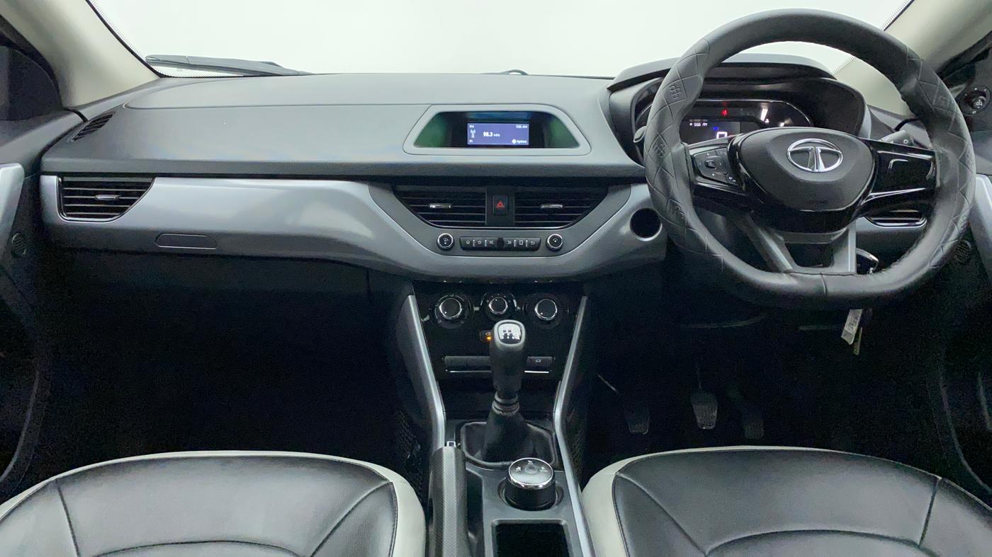 2022 Tata NEXON XM SUNROOF DIESEL, Diesel, Manual, 21,305 km, Dashboard