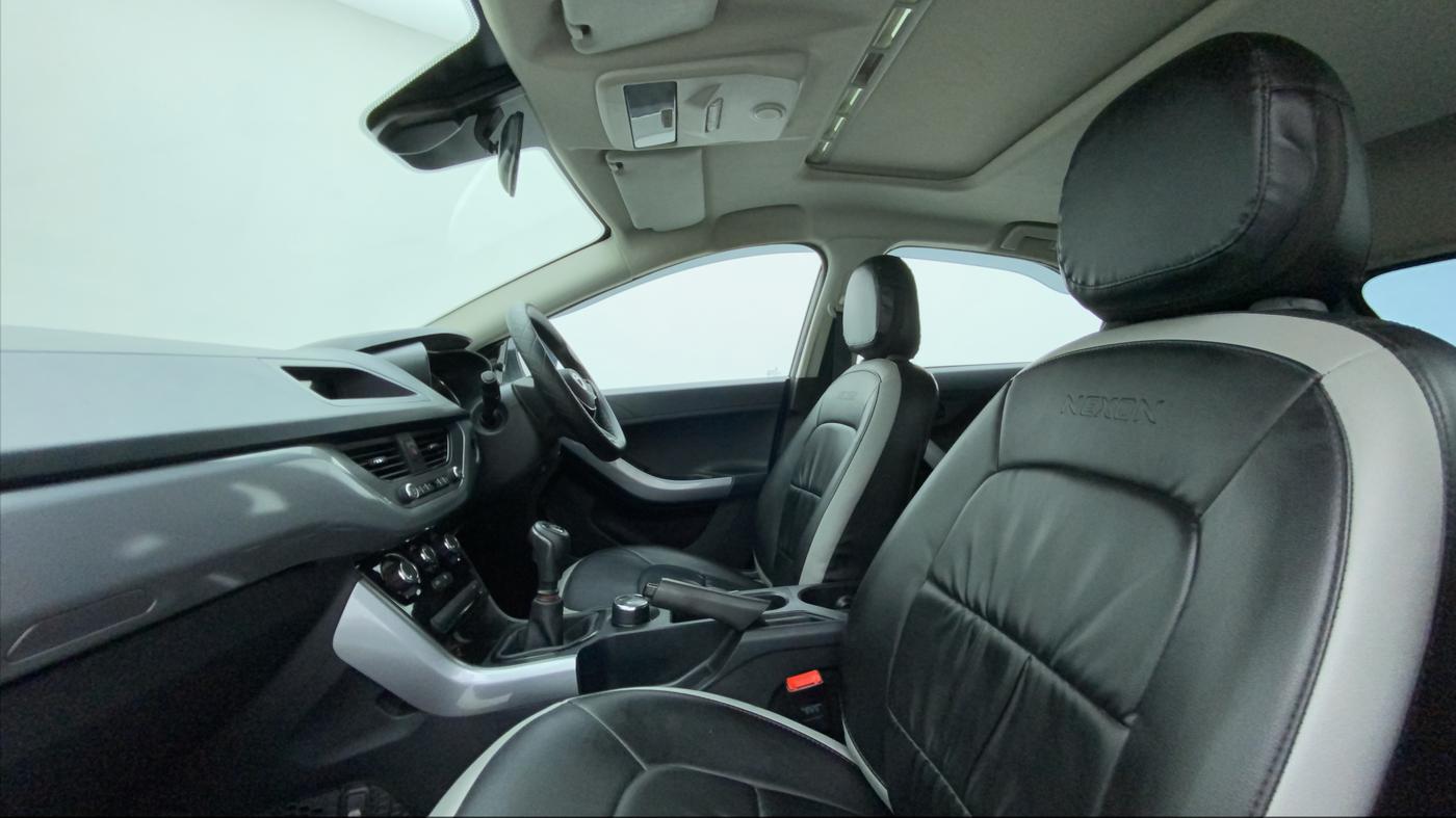 2022 Tata NEXON XM SUNROOF DIESEL, Diesel, Manual, 21,305 km, Right Side Front Door Cabin