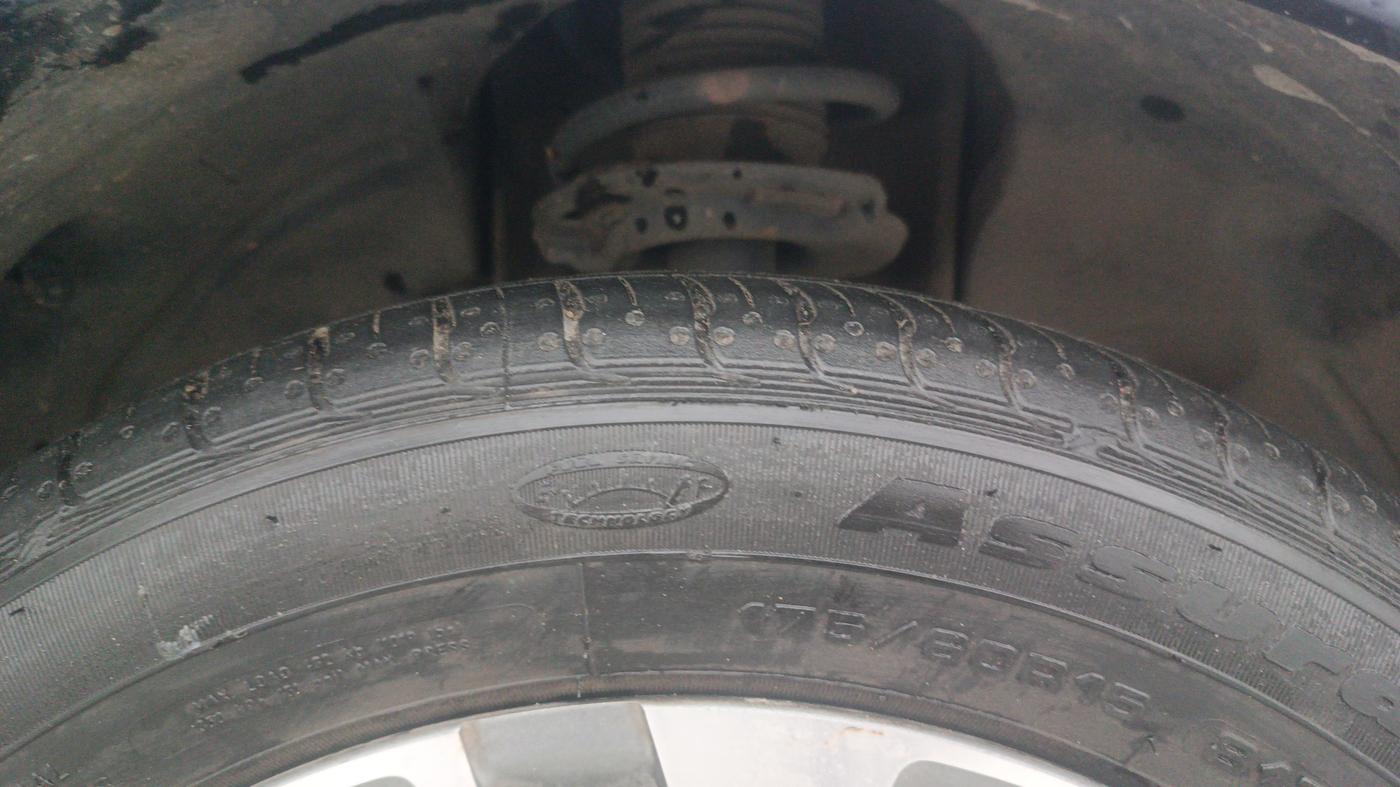 2022 Tata TIGOR XZA PLUS PETROL, Petrol, Automatic, 57,546 km, Right Front Tyre Tread