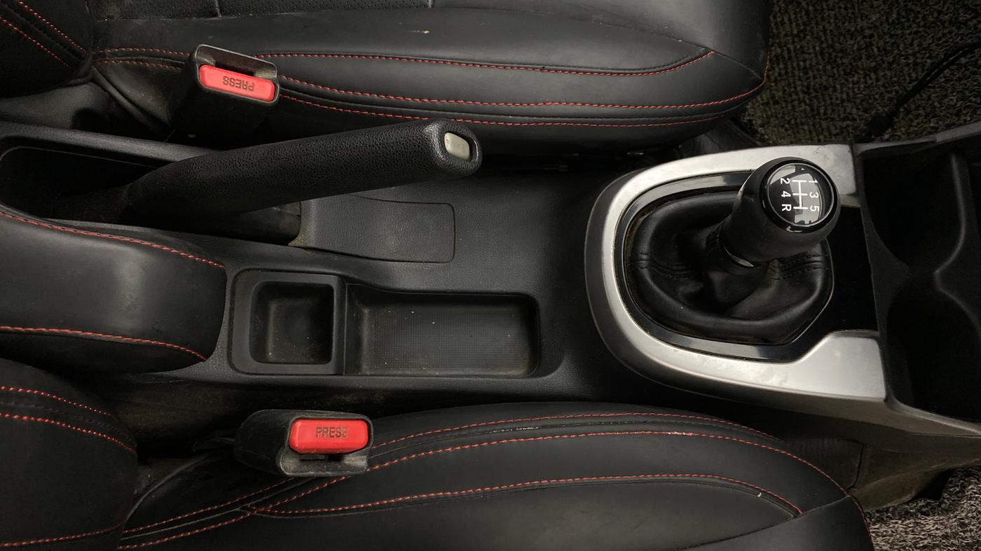 2018 Honda WR-V 1.2L I-VTEC VX MT, CNG, Manual, 1,24,680 km, Gear Lever
