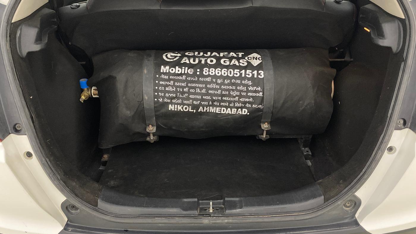 2018 Honda WR-V 1.2L I-VTEC VX MT, CNG, Manual, 1,24,680 km, Boot Inside
