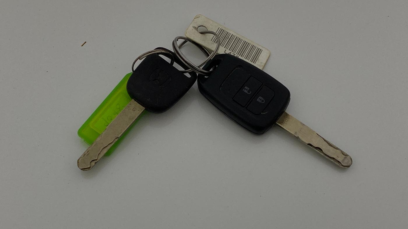 2018 Honda WR-V 1.2L I-VTEC VX MT, CNG, Manual, 1,24,680 km, Key Close Up