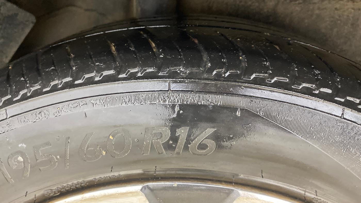 2018 Honda WR-V 1.2L I-VTEC VX MT, CNG, Manual, 1,24,680 km, Right Rear Tyre Tread