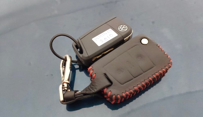 2024 Volkswagen VIRTUS GT Line 1.0 TSI MT, Petrol, Manual, 29,625 km, Key Close Up