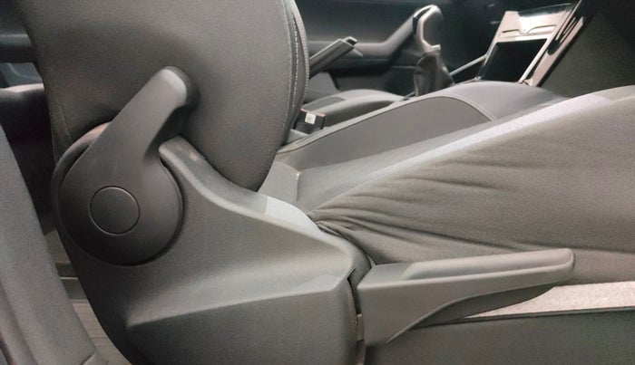 2024 Volkswagen VIRTUS GT Line 1.0 TSI MT, Petrol, Manual, 29,625 km, Driver Side Adjustment Panel