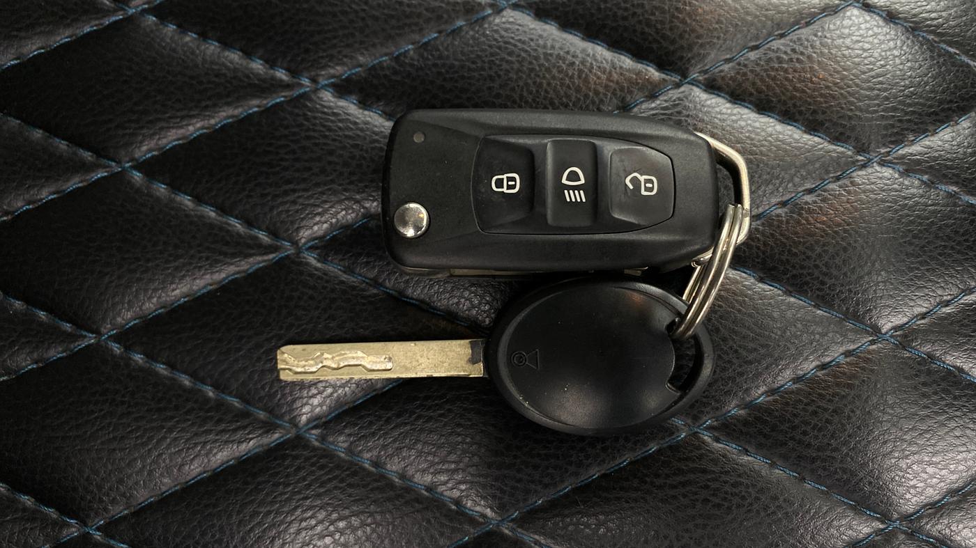 2024 Tata PUNCH ADVENTURE MT, Petrol, Manual, 14,288 km, Key Close Up
