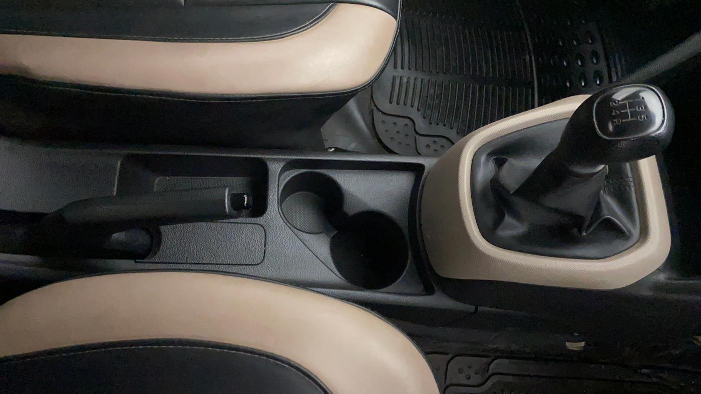 2019 Hyundai Grand i10 MAGNA 1.2 KAPPA VTVT, Petrol, Manual, 25,607 km, Gear Lever