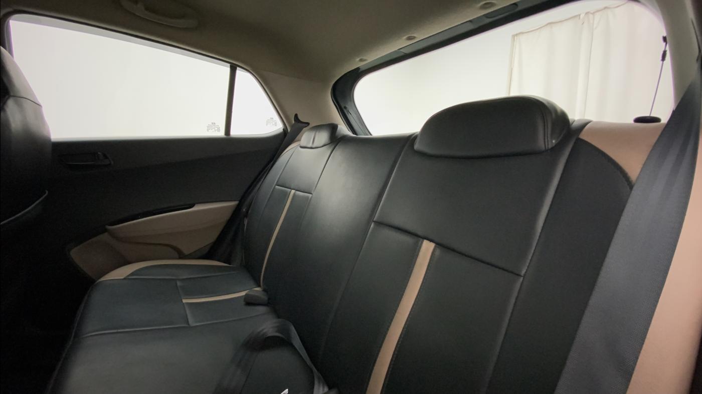 2019 Hyundai Grand i10 MAGNA 1.2 KAPPA VTVT, Petrol, Manual, 25,607 km, Right Side Rear Door Cabin