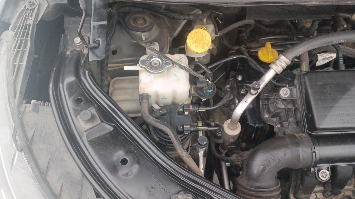 2023 Nissan MAGNITE XV PREMIUM, Petrol, Manual, 10,811 km, Engine View - Right