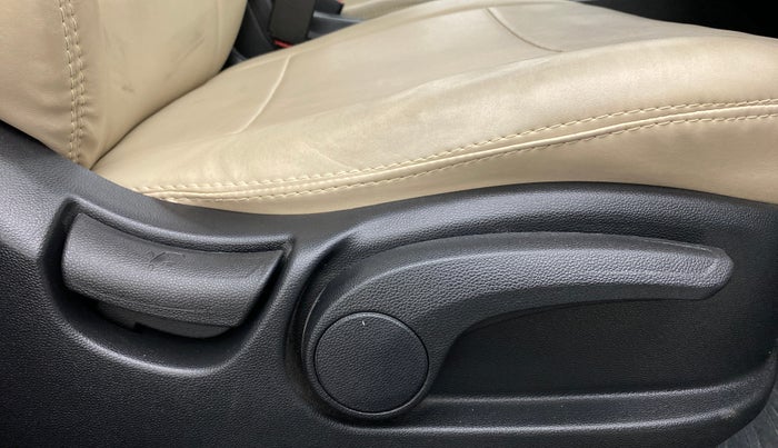 2020 Hyundai Creta SX PETROL MT, Petrol, Manual, 27,193 km, Driver Side Adjustment Panel