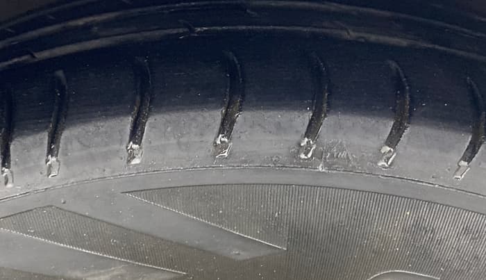 2014 Hyundai i10 MAGNA 1.1, Petrol, Manual, 94,871 km, Right Front Tyre Tread