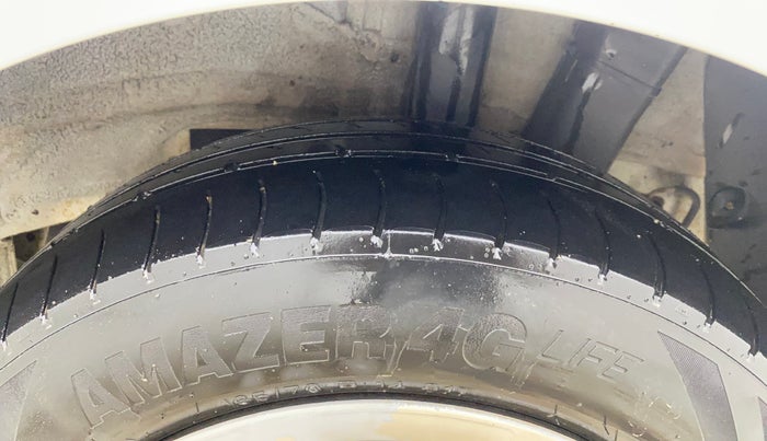 2017 Hyundai Grand i10 MAGNA 1.2 KAPPA VTVT, CNG, Manual, 66,826 km, Left Rear Tyre Tread