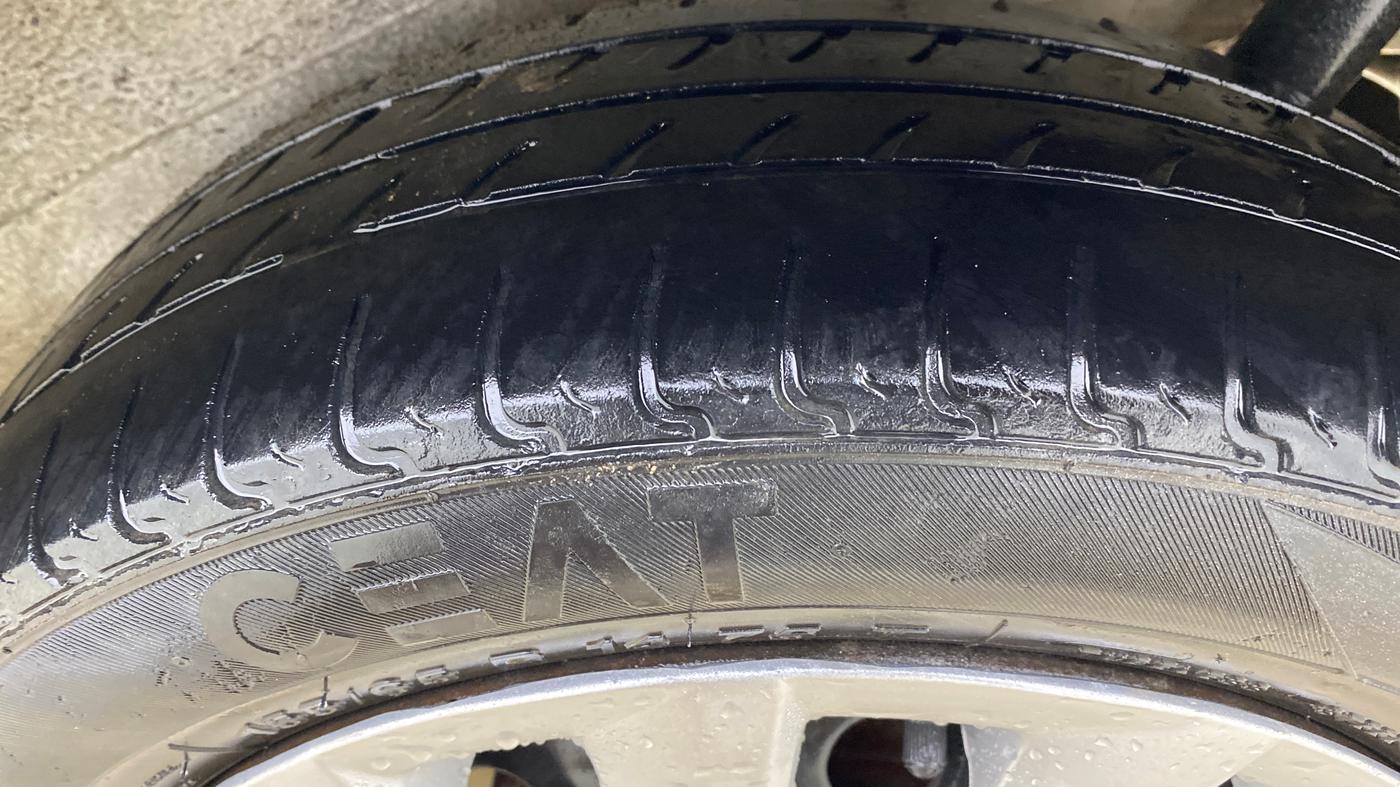 2015 Maruti Wagon R 1.0 VXI, CNG, Manual, 1,14,243 km, Left Rear Tyre Tread