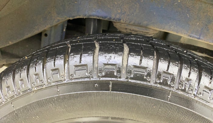 2015 Maruti Alto 800 LXI, Petrol, Manual, 25,889 km, Left Rear Tyre Tread