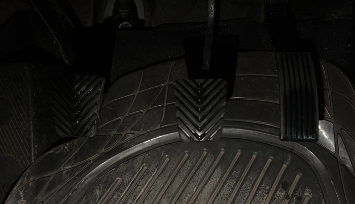 2017 Hyundai Elite i20 MAGNA EXECUTIVE 1.2, Petrol, Manual, 49,733 km, Pedals