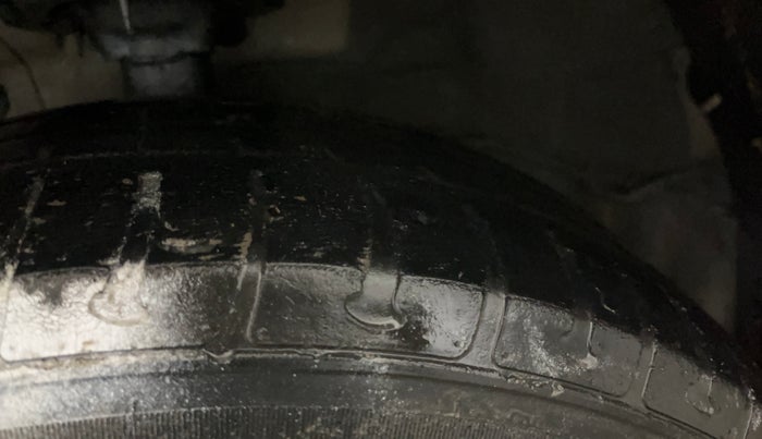 2017 Hyundai Elite i20 MAGNA EXECUTIVE 1.2, Petrol, Manual, 49,733 km, Left Front Tyre Tread