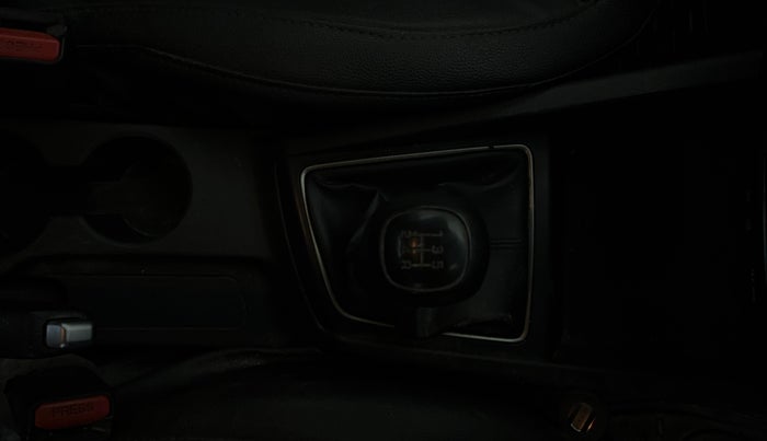 2017 Hyundai Elite i20 MAGNA EXECUTIVE 1.2, Petrol, Manual, 49,733 km, Gear Lever