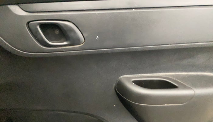 2019 Renault Kwid RXL, Petrol, Manual, 40,576 km, Driver Side Door Panels Control