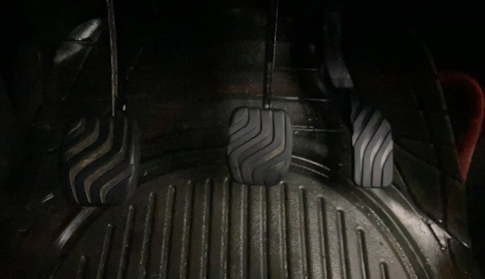 2019 Renault Kwid RXL, Petrol, Manual, 40,576 km, Pedals