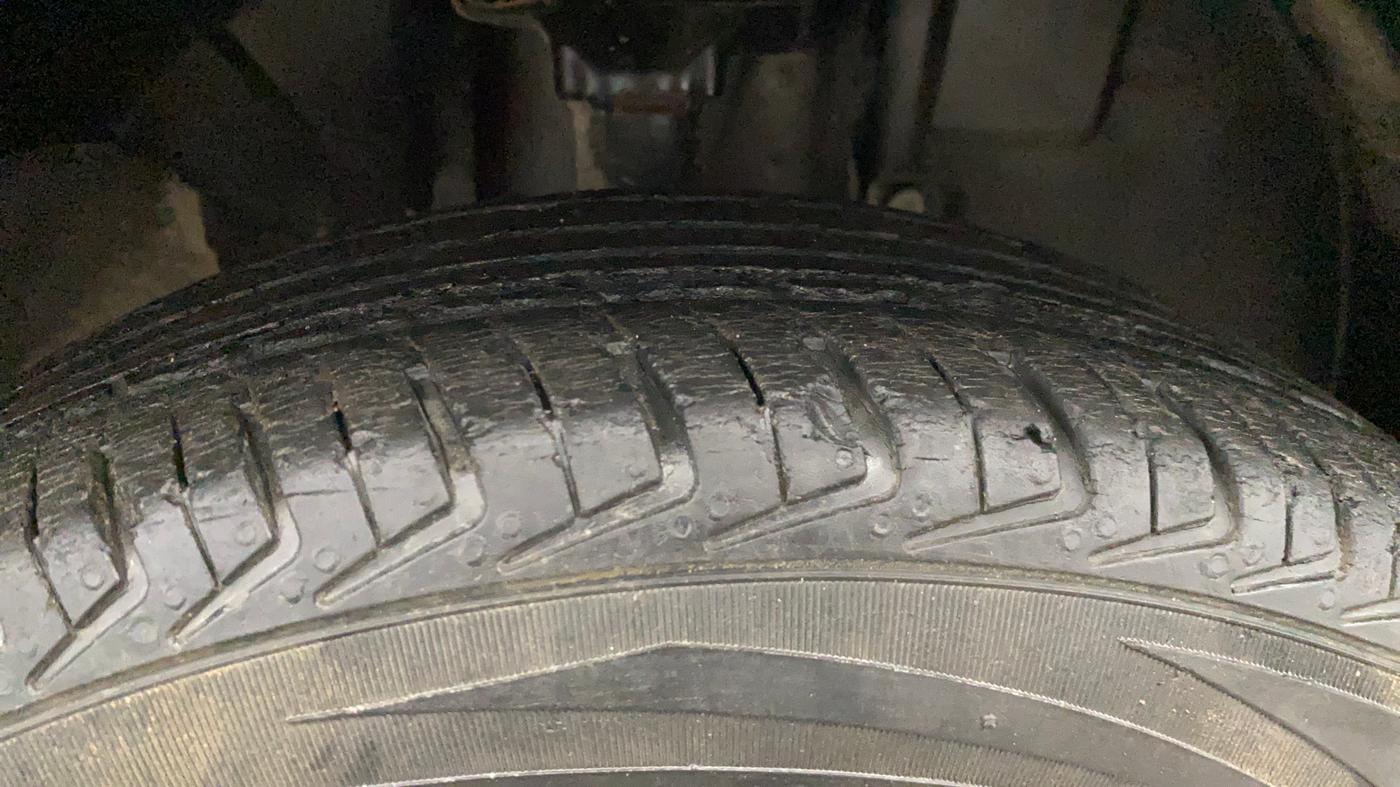 2019 Renault Kwid RXL, Petrol, Manual, 40,576 km, Right Front Tyre Tread