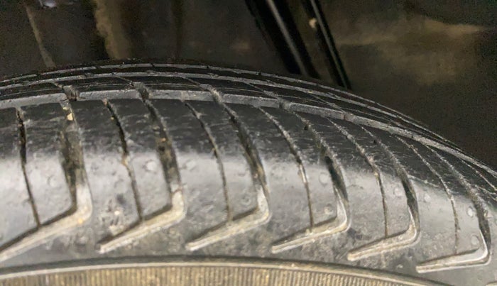 2019 Renault Kwid RXL, Petrol, Manual, 40,576 km, Right Rear Tyre Tread