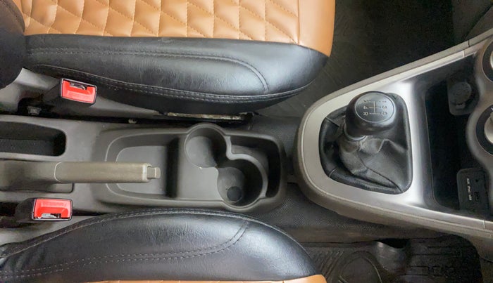 2015 Hyundai i10 SPORTZ 1.1, Petrol, Manual, 84,321 km, Gear Lever