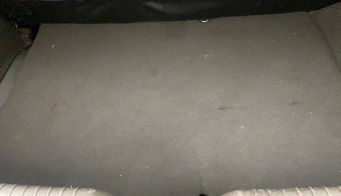 2015 Hyundai i10 SPORTZ 1.1, Petrol, Manual, 84,321 km, Boot Inside