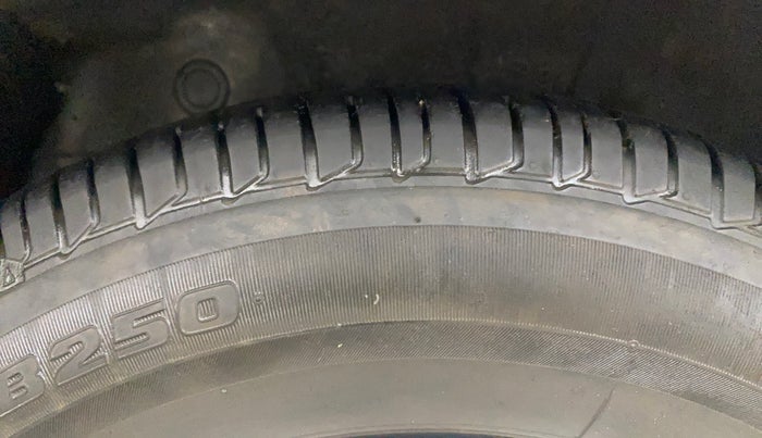 2015 Hyundai i10 SPORTZ 1.1, Petrol, Manual, 84,321 km, Right Rear Tyre Tread