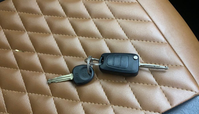 2015 Hyundai i10 SPORTZ 1.1, Petrol, Manual, 84,321 km, Key Close Up