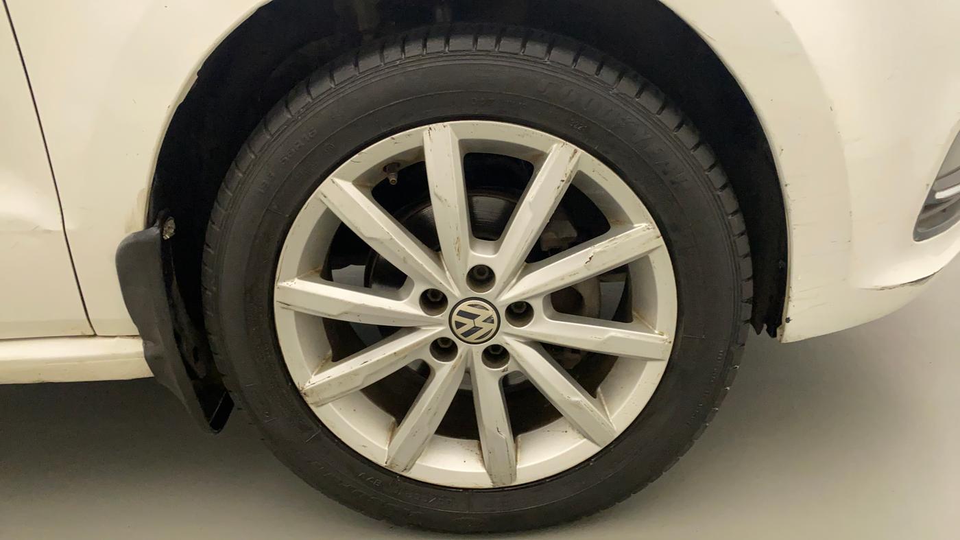 2017 Volkswagen Polo GT TSI AT, Petrol, Automatic, 61,476 km, Right Front Wheel
