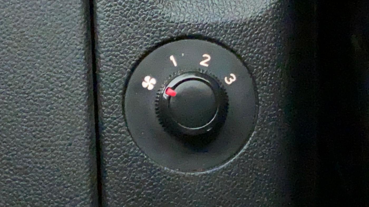 2020 Renault TRIBER RXL AT, Petrol, Automatic, 19,813 km, Rear AC Temperature Control