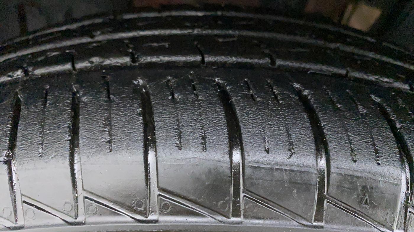 2020 Renault TRIBER RXL AT, Petrol, Automatic, 19,813 km, Right Front Tyre Tread