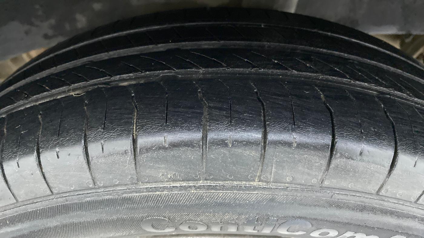 2018 Renault Kwid 1.0 RXT Opt, Petrol, Manual, 20,947 km, Left Rear Tyre Tread