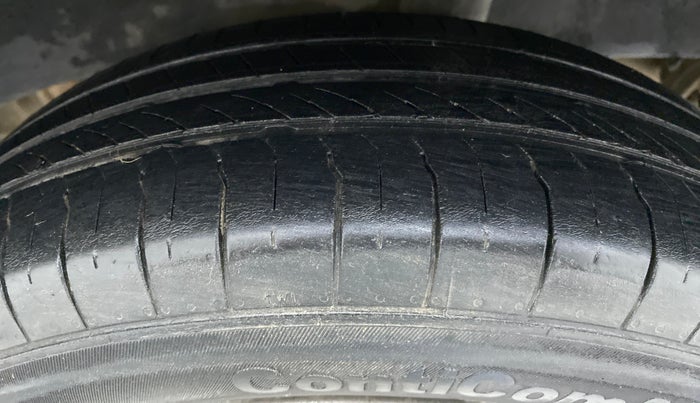 2018 Renault Kwid 1.0 RXT Opt, Petrol, Manual, 20,947 km, Left Rear Tyre Tread