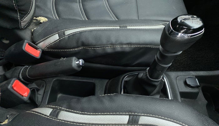2018 Renault Kwid 1.0 RXT Opt, Petrol, Manual, 20,947 km, Gear Lever