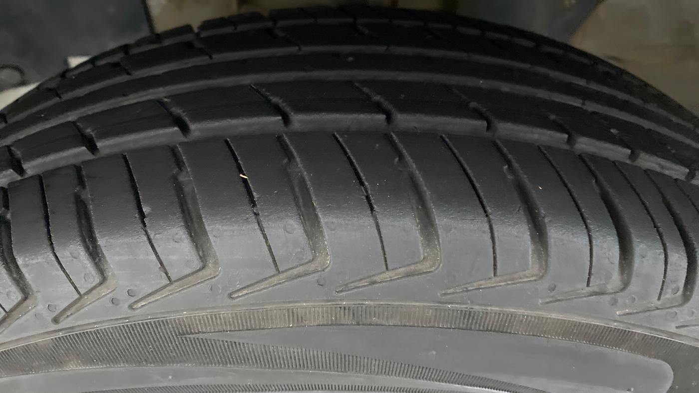 2018 Renault Kwid 1.0 RXT Opt, Petrol, Manual, 20,947 km, Left Front Tyre Tread